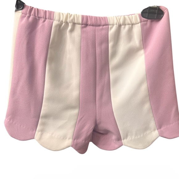 Victoria Beckham Scallop Two-Tone Pink and Cream Shorts size 5T - Picture 5 of 6